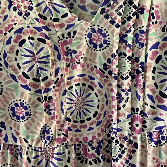 Style & Co. long sleeved, lightweight top. White multi-colored. Size PMedium - Picture 3 of 8